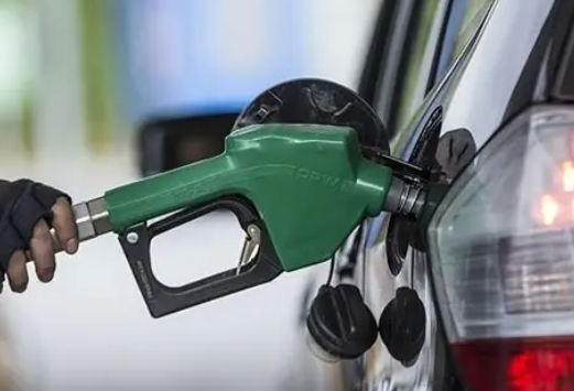 Petrol fiyatları sert düştü Petrol fiyatları sert düştü